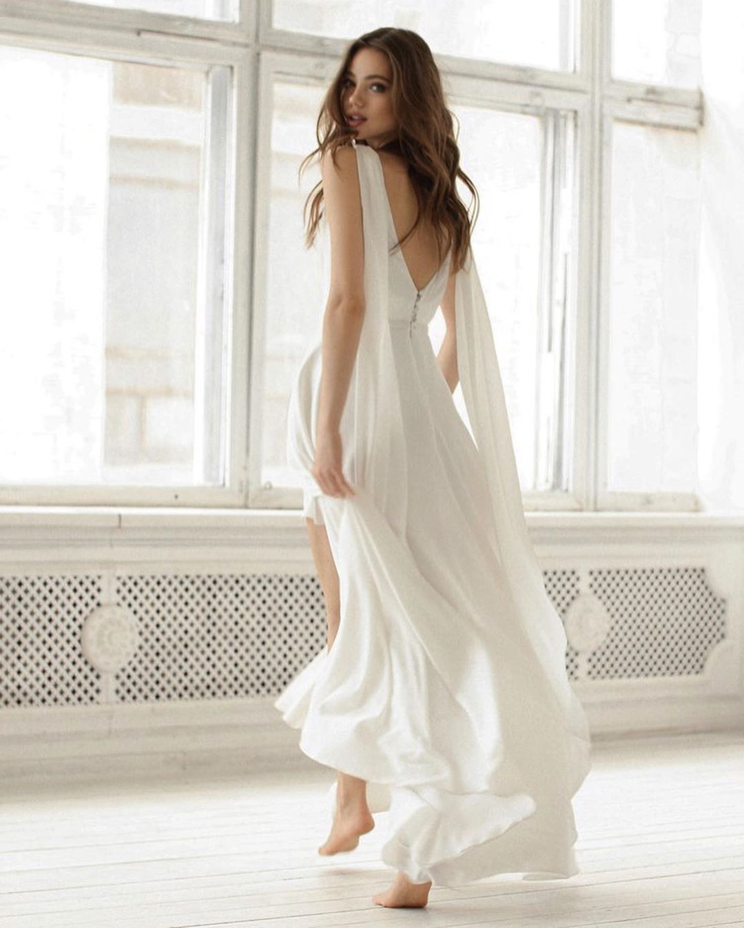 Chiffon wedding dress. Light white wedding dress online. Elopement wedding dress. Destination wedding dress online.