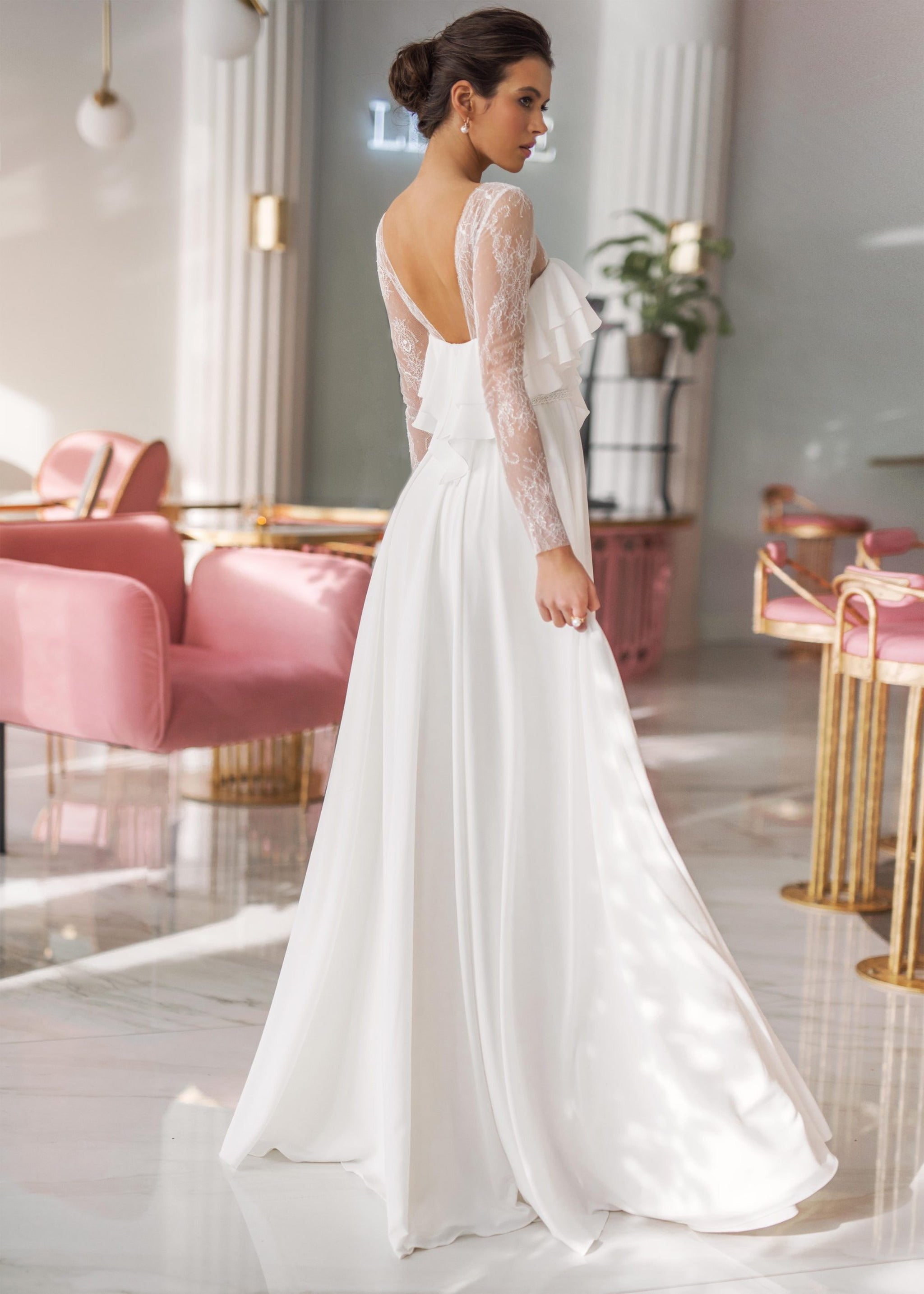 Chiffon wedding dress. Long sleeve bridal gown. Light wedding dress online.