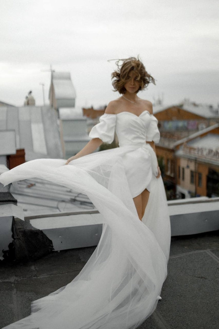 Detachable bridal tulle skirt. Tulle skirt for brides.