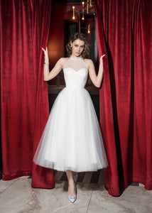 Midi tulle wedding dress online. A-line tulle wedding dress. Affordable wedding dress online.