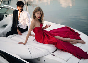 Red cocktail dress online. Evening wear for women. Elegant evening dress. Womens party dresses online.