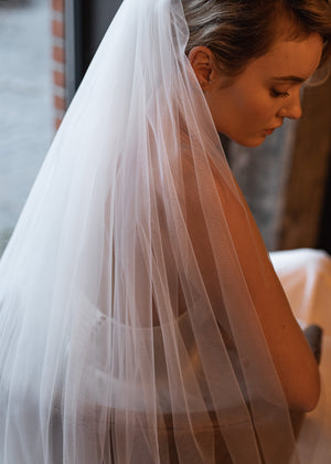 Long chapel veil. Long bridal veil. Chapel veil online. Bridal veil. Bridal accessories online.
